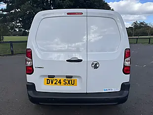 Used 2024 Vauxhall Combo Prime White - Interior and Exterior details 8