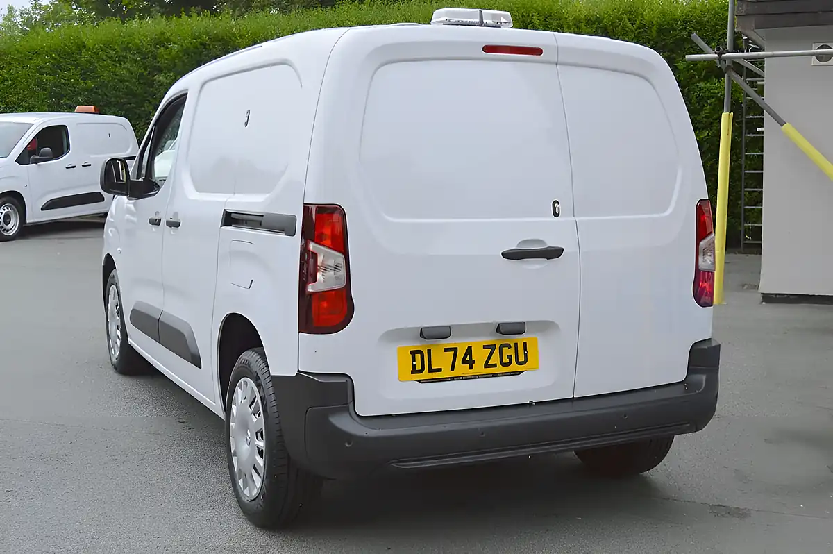 Used 2024 Vauxhall Combo Prime White - Interior and Exterior details 9