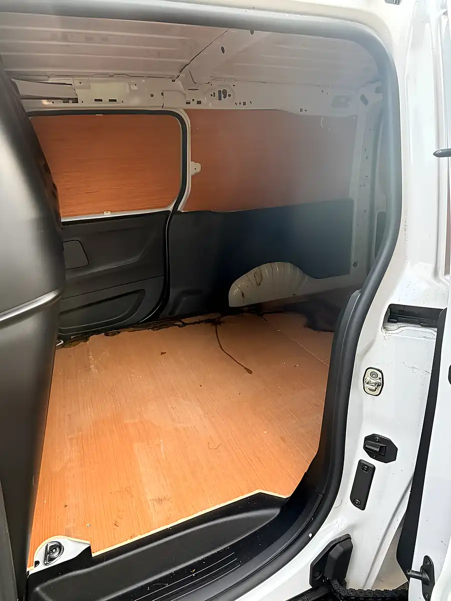 Used 2024 Vauxhall Combo Prime White - Interior and Exterior details 10