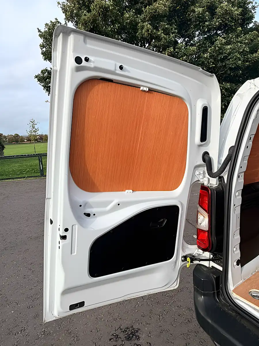 Used 2024 Vauxhall Combo Prime White - Interior and Exterior details 11
