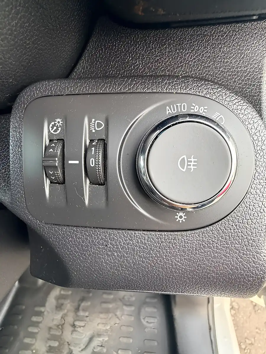 Used 2024 Vauxhall Combo Prime White - Interior and Exterior details 15