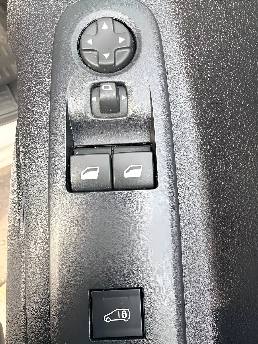 Used 2024 Vauxhall Combo Prime White - Interior and Exterior details 19