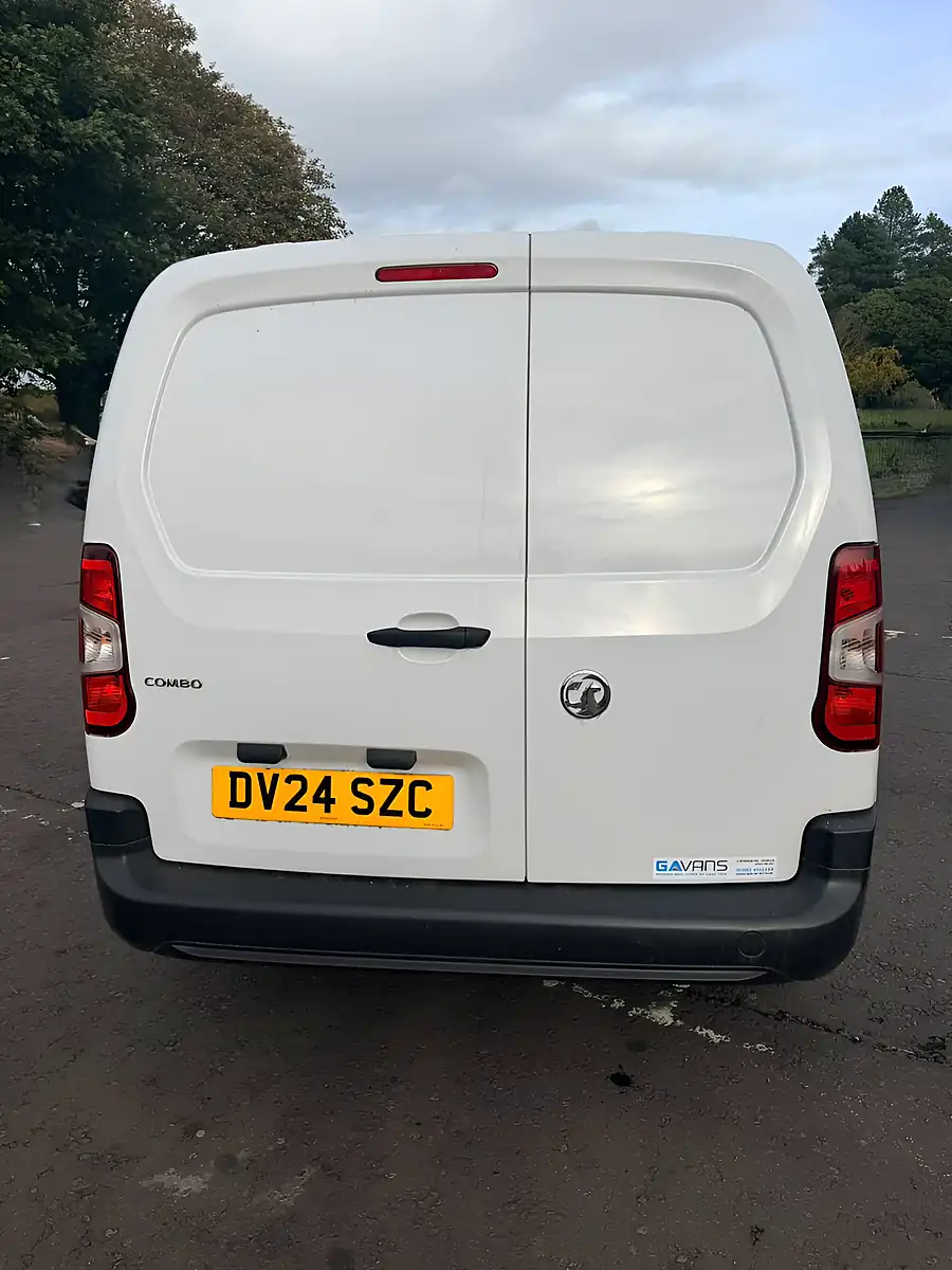 Used 2024 Vauxhall Combo Prime White - Interior and Exterior details 4