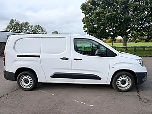 Used 2024 Vauxhall Combo Prime White - Interior and Exterior details 8