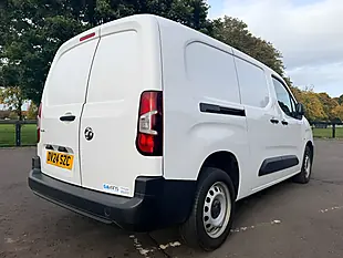 Used 2024 Vauxhall Combo Prime White - Interior and Exterior details 9