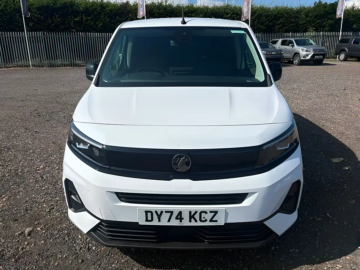 Used 2024 Vauxhall Combo Pro Panel Van White - Interior and Exterior details 2
