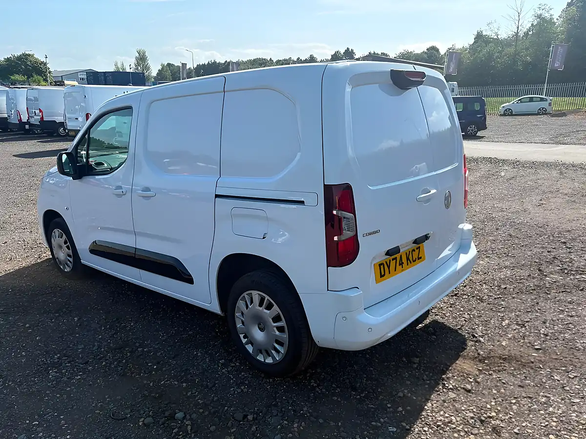 Used 2024 Vauxhall Combo Pro Panel Van White - Interior and Exterior details 5