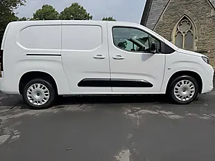 Used 2024 Vauxhall Combo Pro Xl Pure White - Interior and Exterior details 8