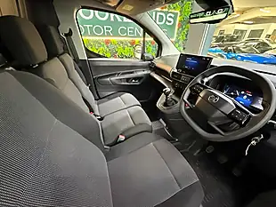 Used 2024 Vauxhall Combo Pro Xl White - Interior and Exterior details 13