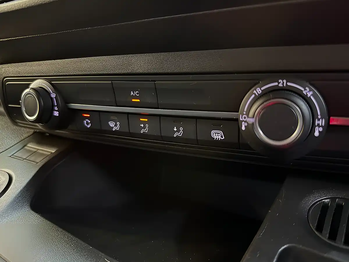 Used 2024 Vauxhall Combo Pro Xl White - Interior and Exterior details 16