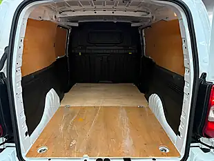 Used 2024 Vauxhall Combo Pro Xl White - Interior and Exterior details 19