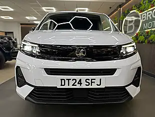 Used 2024 Vauxhall Combo Pro Xl White - Interior and Exterior details 4