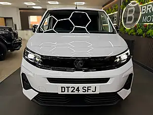 Used 2024 Vauxhall Combo Pro Xl White - Interior and Exterior details 5
