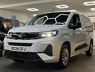 Used 2024 Vauxhall Combo Pro Xl White - Interior and Exterior details 6
