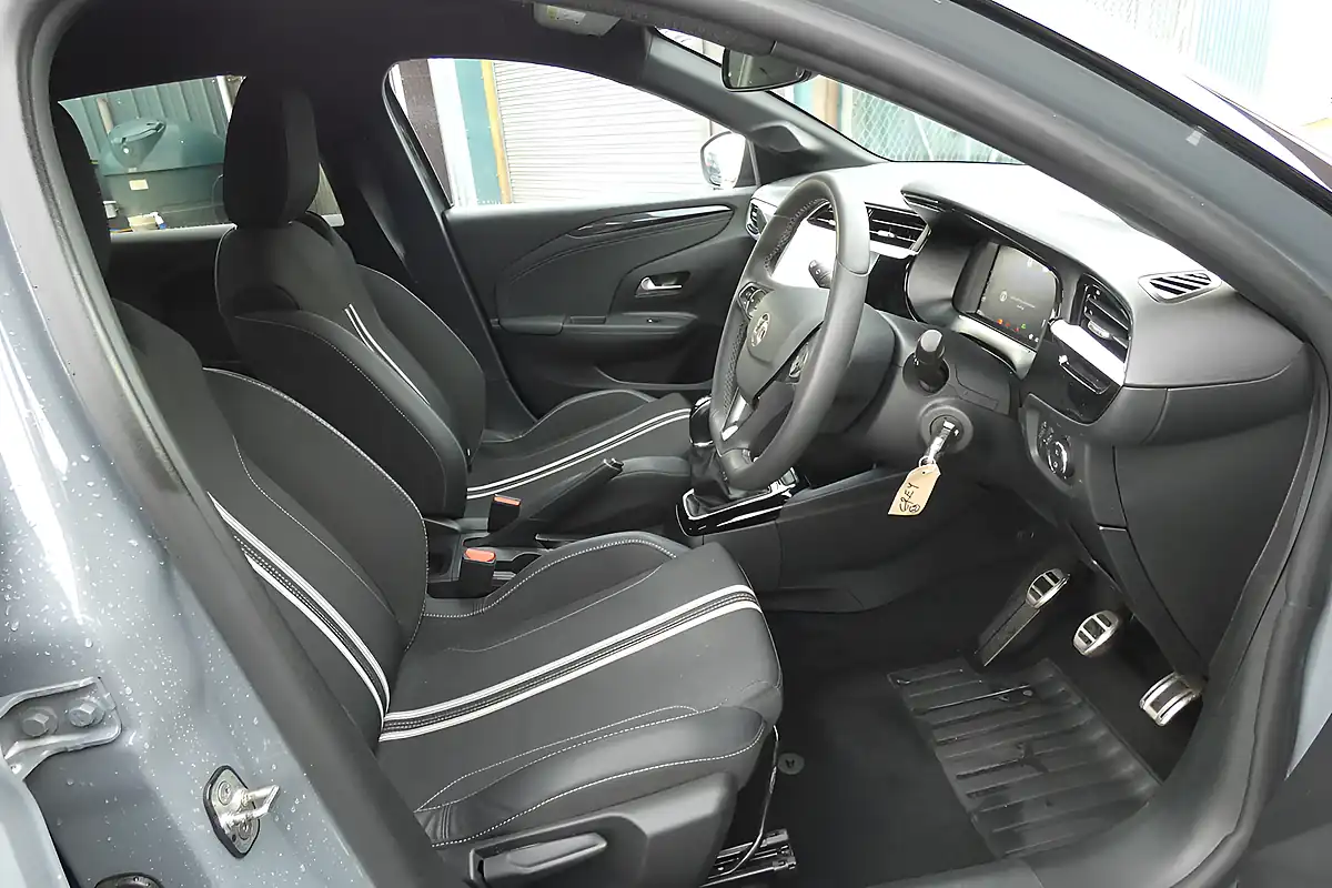 Used 2024 Vauxhall Corsa Gs Graphic Grey (solid Paint) - Interior and Exterior details 9