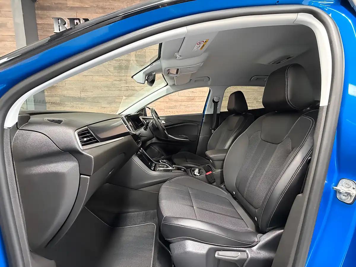 Used 2024 Vauxhall Grandland Gs Blue - Interior and Exterior details 10
