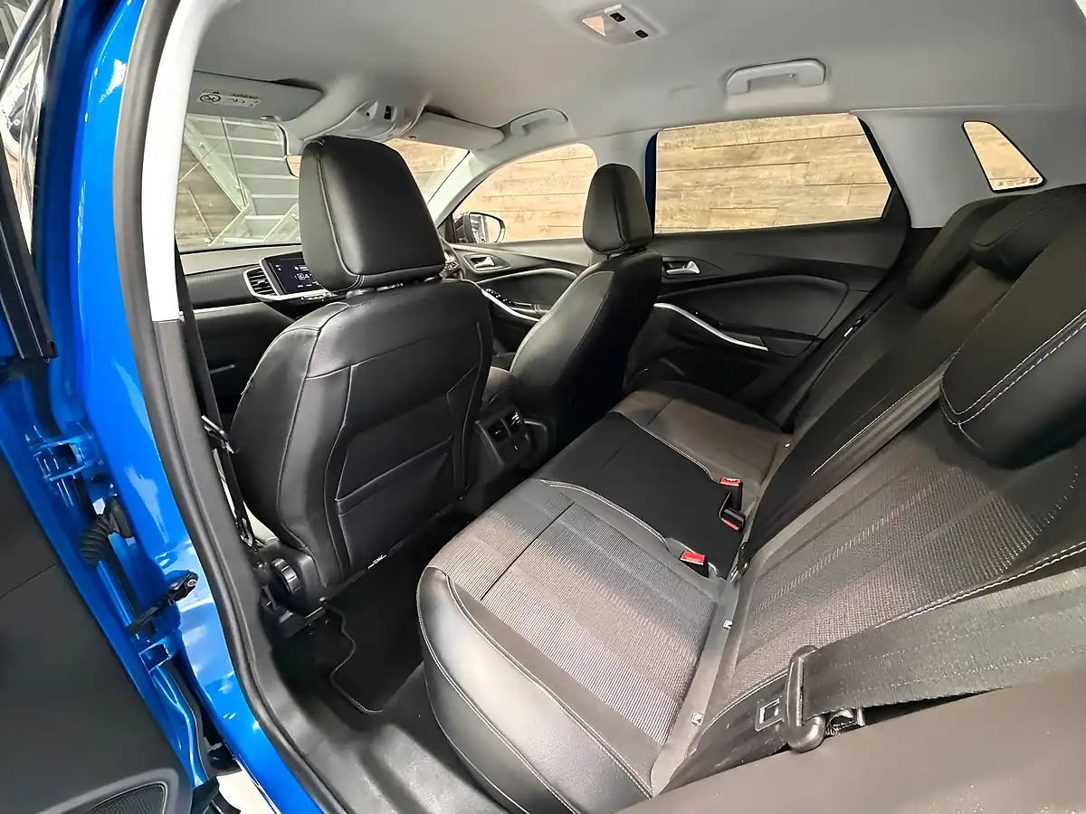 Used 2024 Vauxhall Grandland Gs Blue - Interior and Exterior details 11