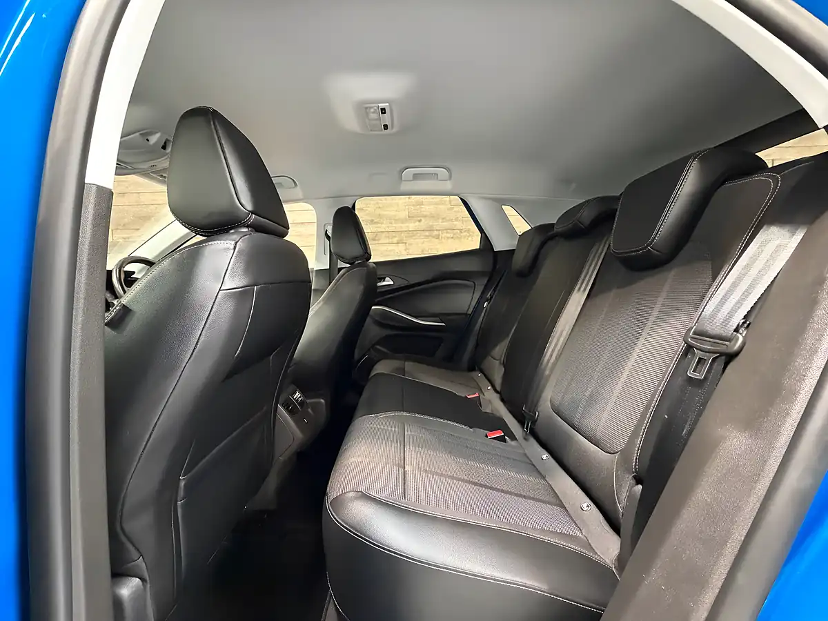Used 2024 Vauxhall Grandland Gs Blue - Interior and Exterior details 12