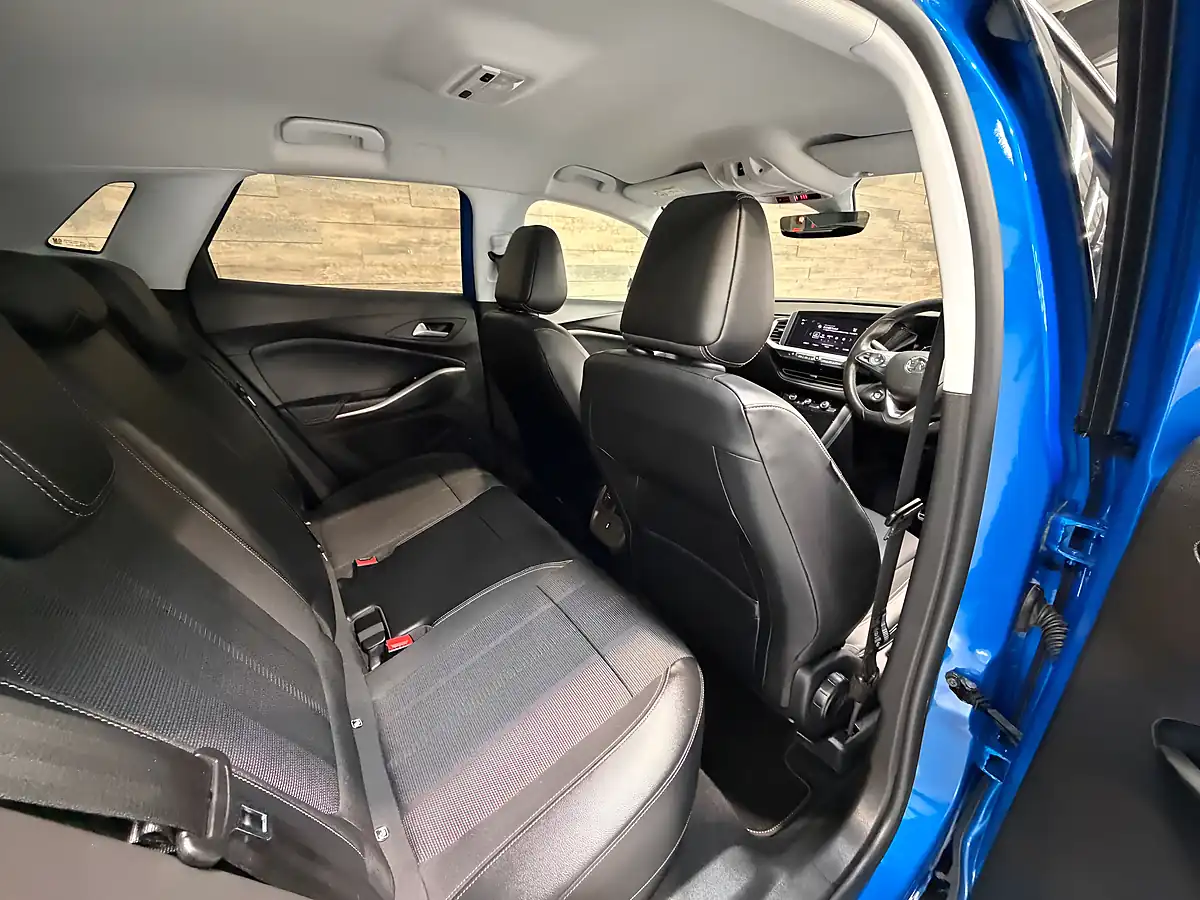 Used 2024 Vauxhall Grandland Gs Blue - Interior and Exterior details 13