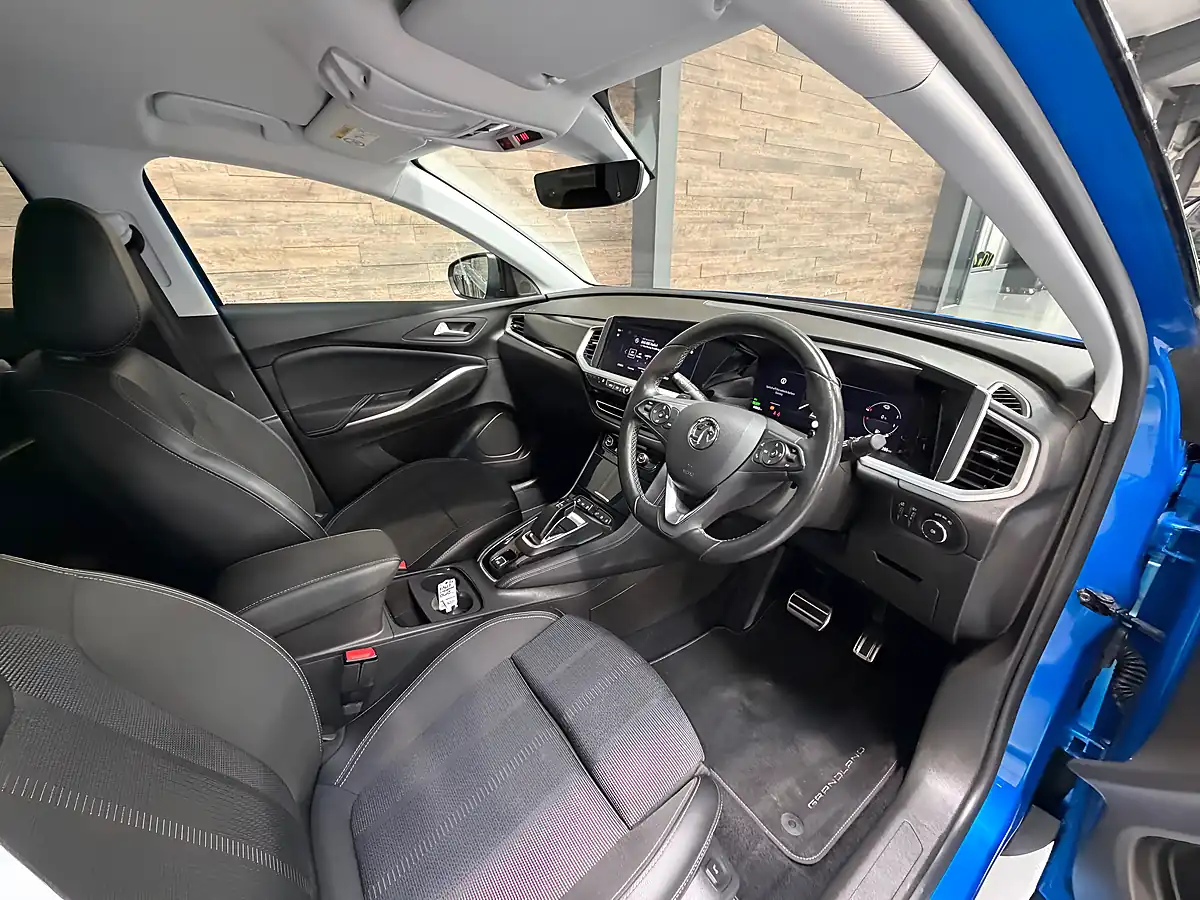 Used 2024 Vauxhall Grandland Gs Blue - Interior and Exterior details 7