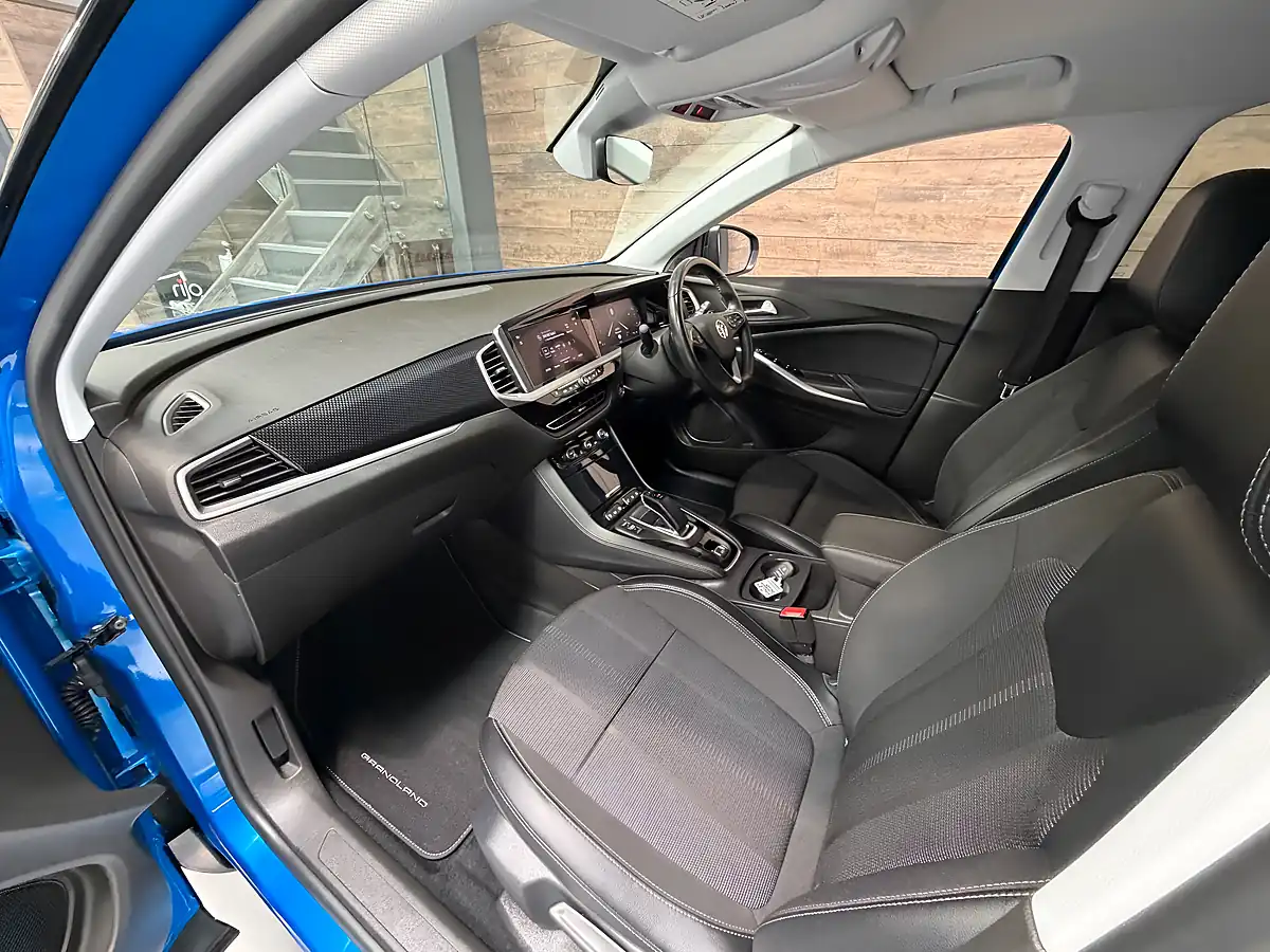 Used 2024 Vauxhall Grandland Gs Blue - Interior and Exterior details 9