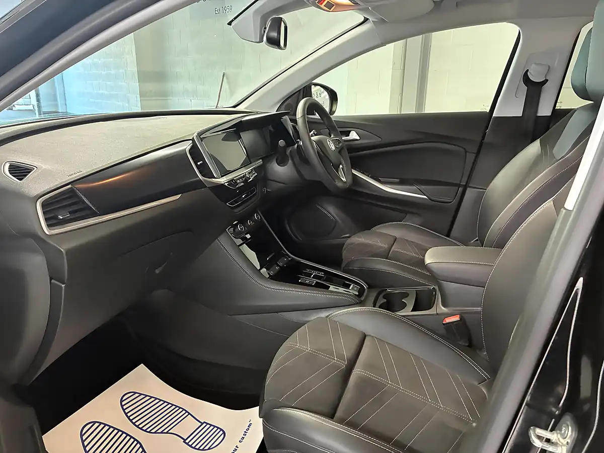 Used 2024 Vauxhall Grandland Ultimate Black - Interior and Exterior details 11