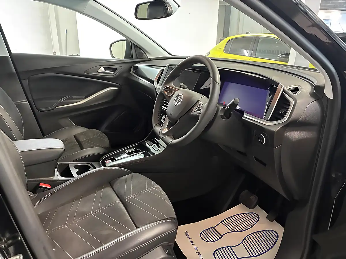 Used 2024 Vauxhall Grandland Ultimate Black - Interior and Exterior details 12