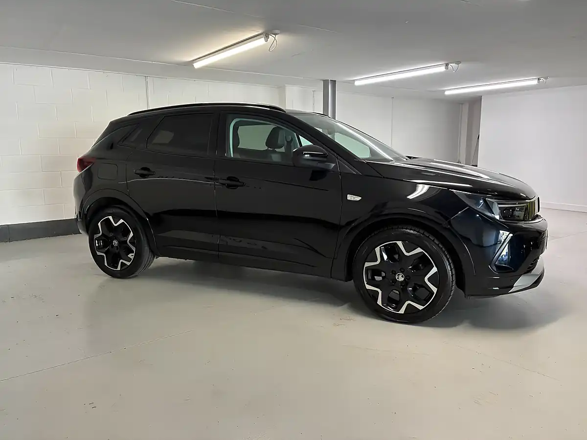 Used 2024 Vauxhall Grandland Ultimate Black - Interior and Exterior details 5