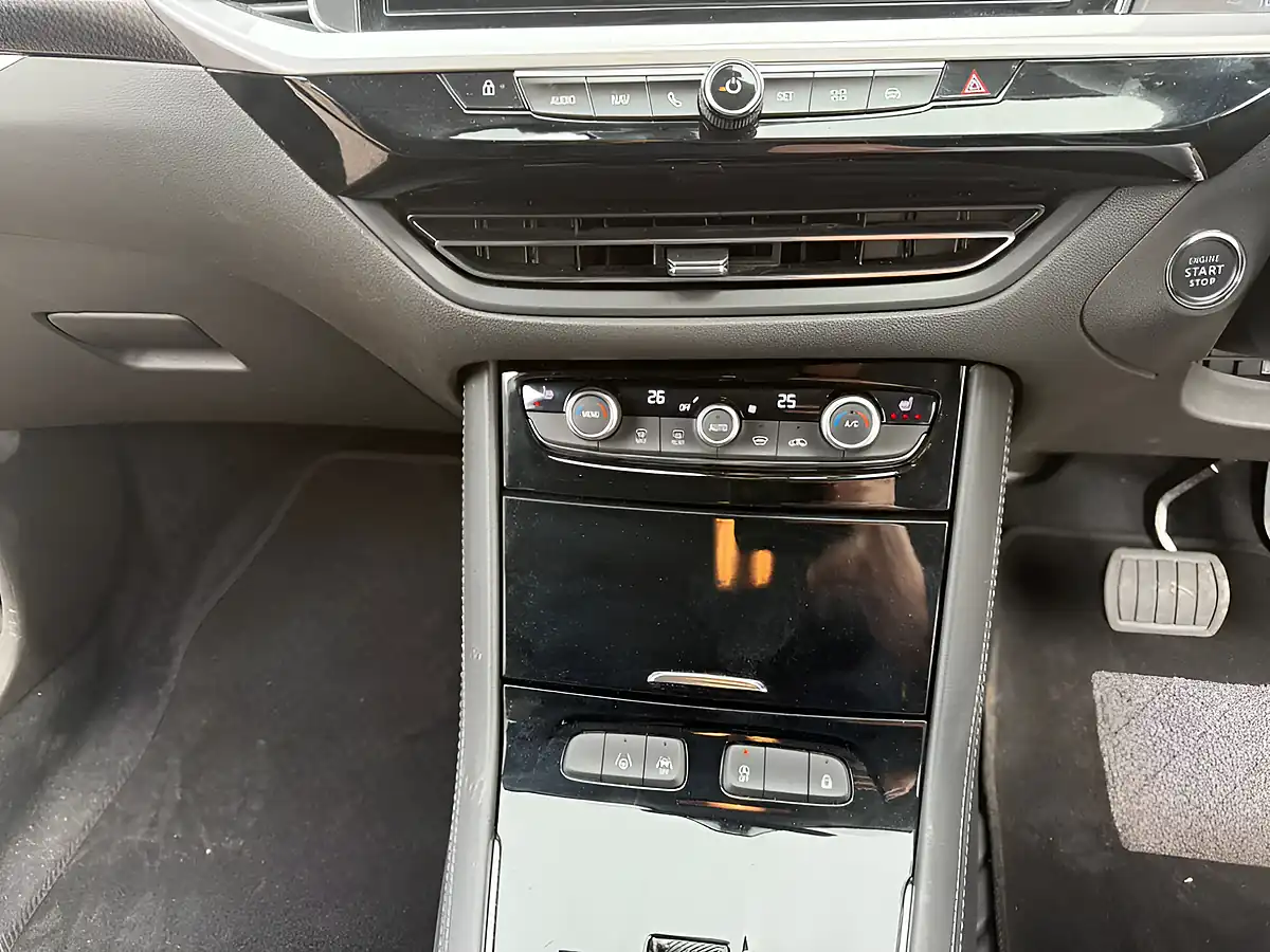 Used 2024 Vauxhall Grandland Ultimate Black - Interior and Exterior details 14