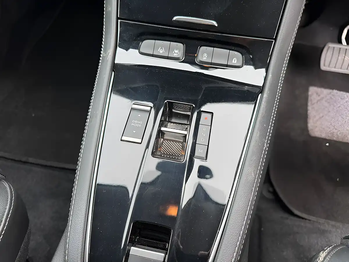 Used 2024 Vauxhall Grandland Ultimate Black - Interior and Exterior details 15