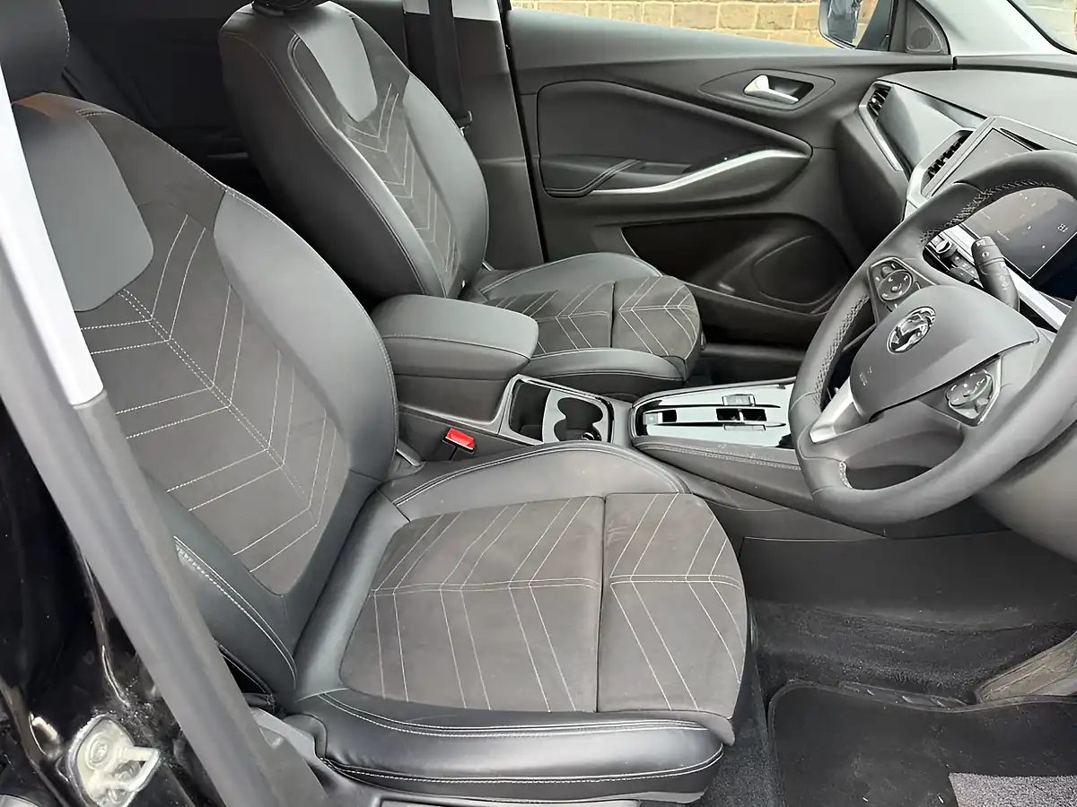 Used 2024 Vauxhall Grandland Ultimate Black - Interior and Exterior details 8