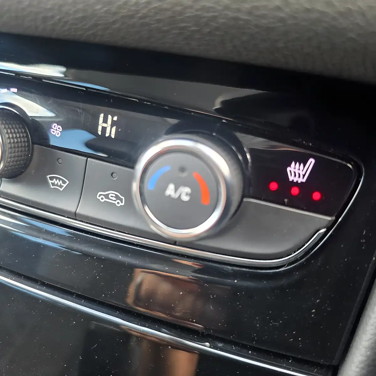 Used 2024 Vauxhall Grandland Ultimate Edition Absolute Black With Black Roof - Interior and Exterior details 17