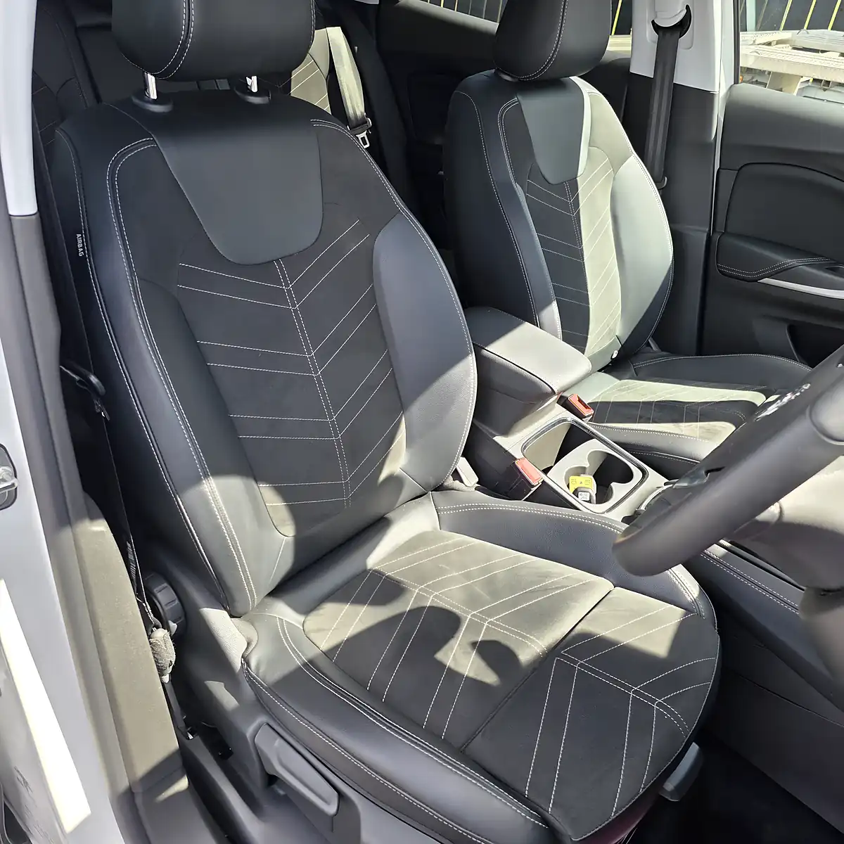 Used 2024 Vauxhall Grandland Ultimate Edition Duo Tone - Interior and Exterior details 16