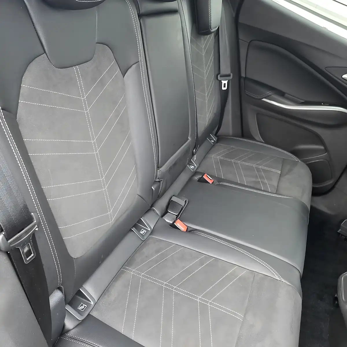 Used 2024 Vauxhall Grandland Ultimate Edition Satin Steel Grey & Black Roof - Interior and Exterior details 19