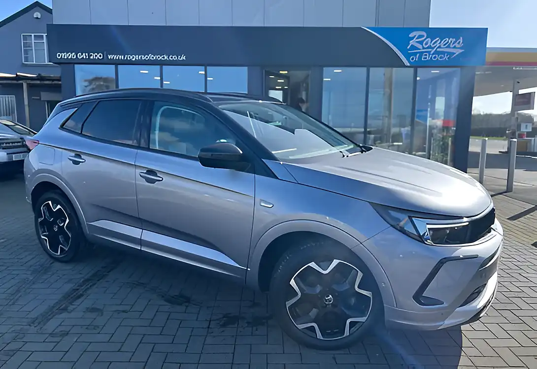 Used 2024 Vauxhall Grandland Ultimate Grey - Front View