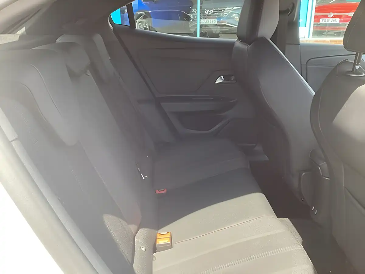 Used 2024 Vauxhall Mokka Electric Gs Arctic White (solid Paint) - Interior and Exterior details 14