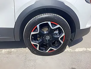 Used 2024 Vauxhall Mokka Electric Gs Arctic White (solid Paint) - Interior and Exterior details 15