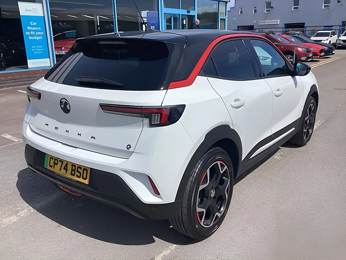 Used 2024 Vauxhall Mokka Electric Gs Arctic White (solid Paint) - Interior and Exterior details 4