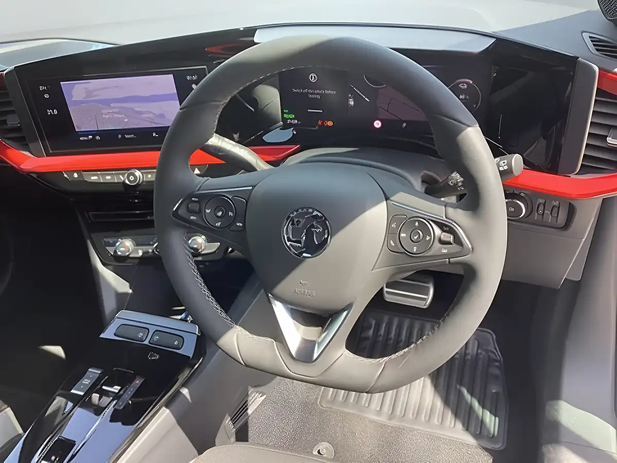 Used 2024 Vauxhall Mokka Electric Gs Arctic White (solid Paint) - Interior and Exterior details 5