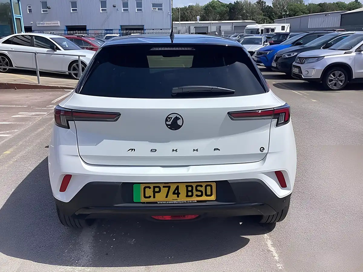 Used 2024 Vauxhall Mokka Electric Gs Arctic White (solid Paint) - Interior and Exterior details 9