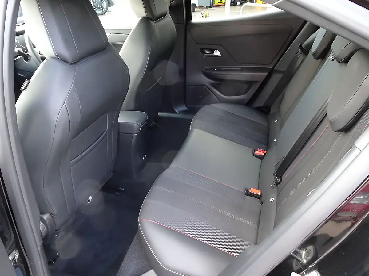 Used 2024 Vauxhall Mokka Electric Gs Carbon Black - Interior and Exterior details 11