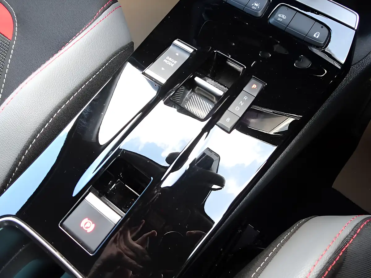 Used 2024 Vauxhall Mokka Electric Gs Carbon Black - Interior and Exterior details 4