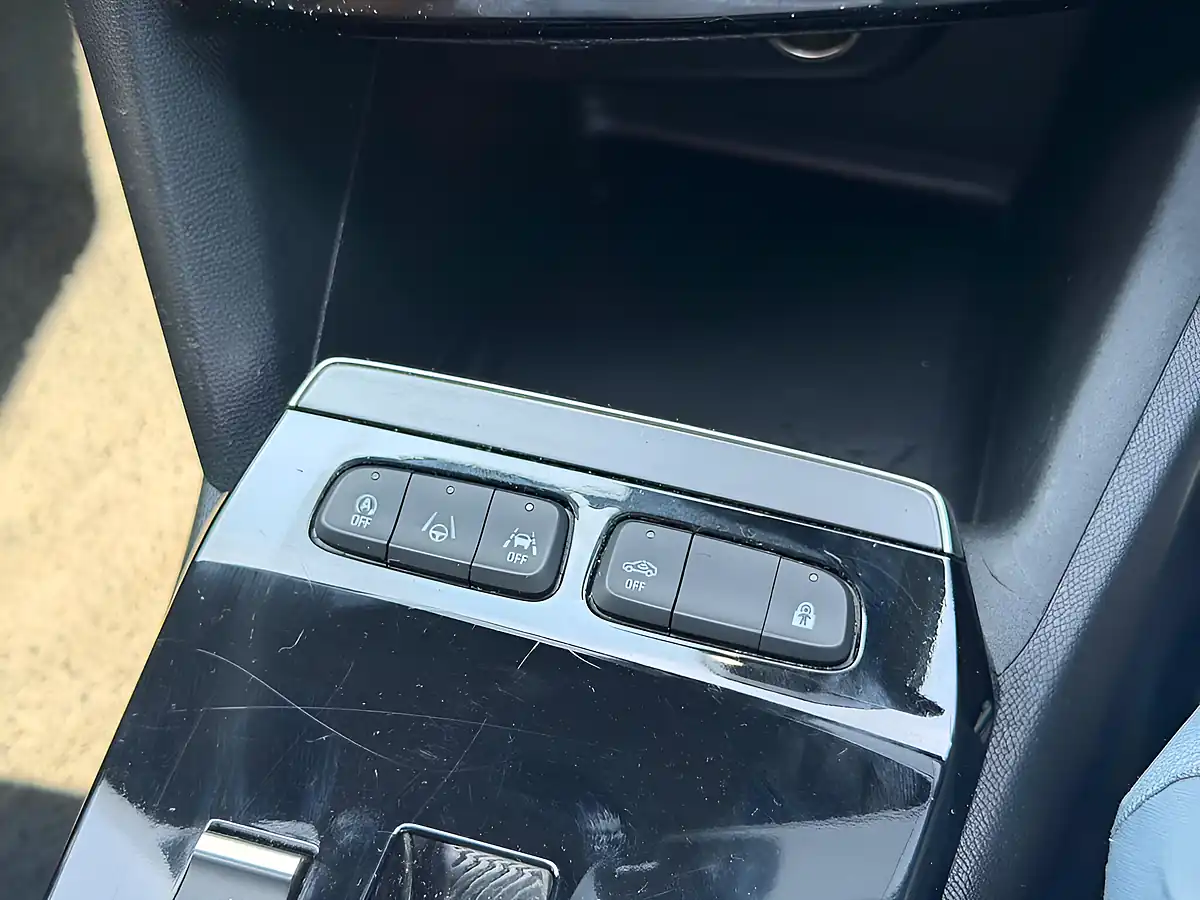 Used 2024 Vauxhall Mokka Ultimate Black - Interior and Exterior details 16