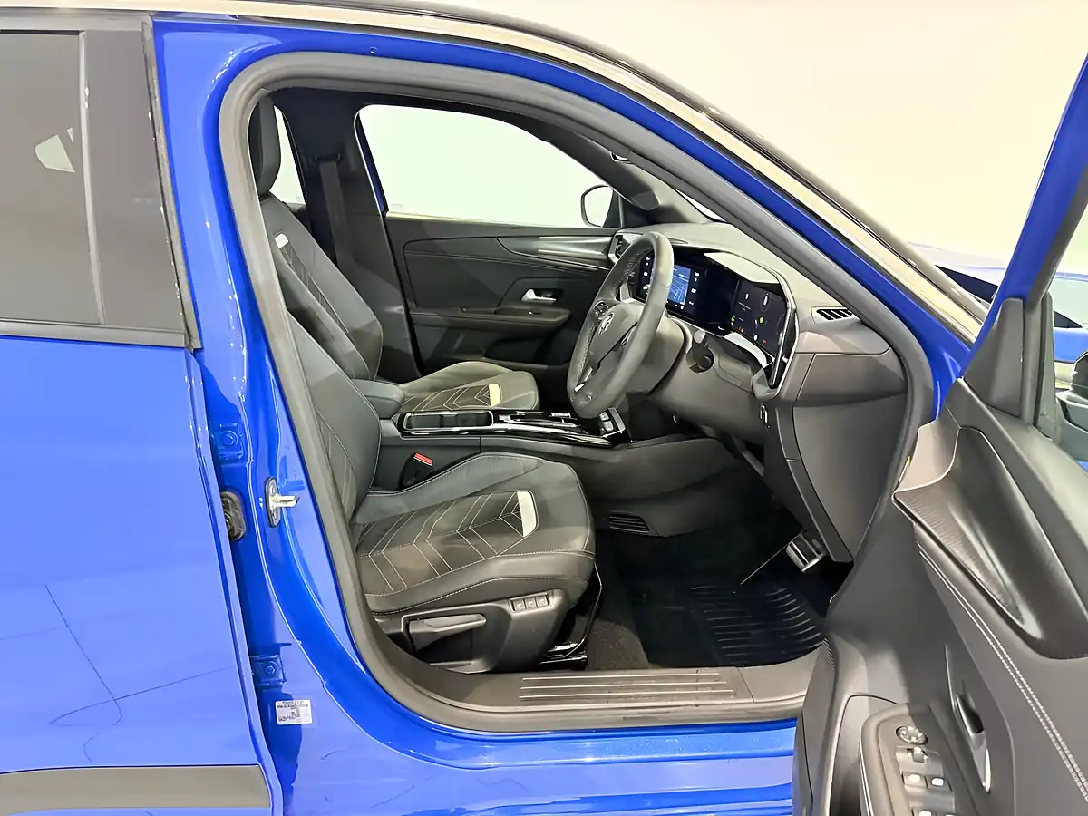 Used 2024 Vauxhall Mokka Ultimate Blue - Interior and Exterior details 17