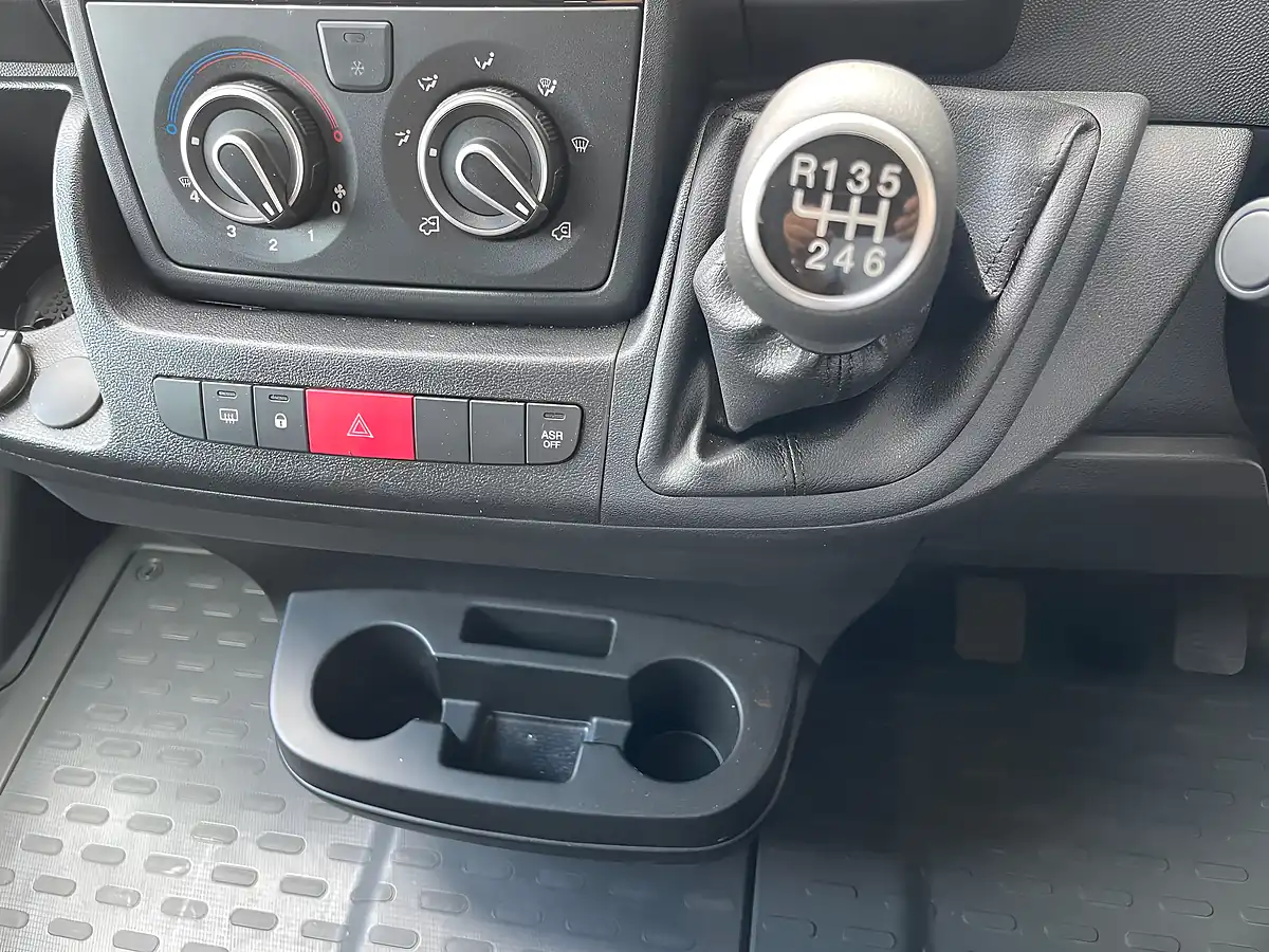 Used 2024 Vauxhall Movano Heavy Premium White - Interior and Exterior details 17