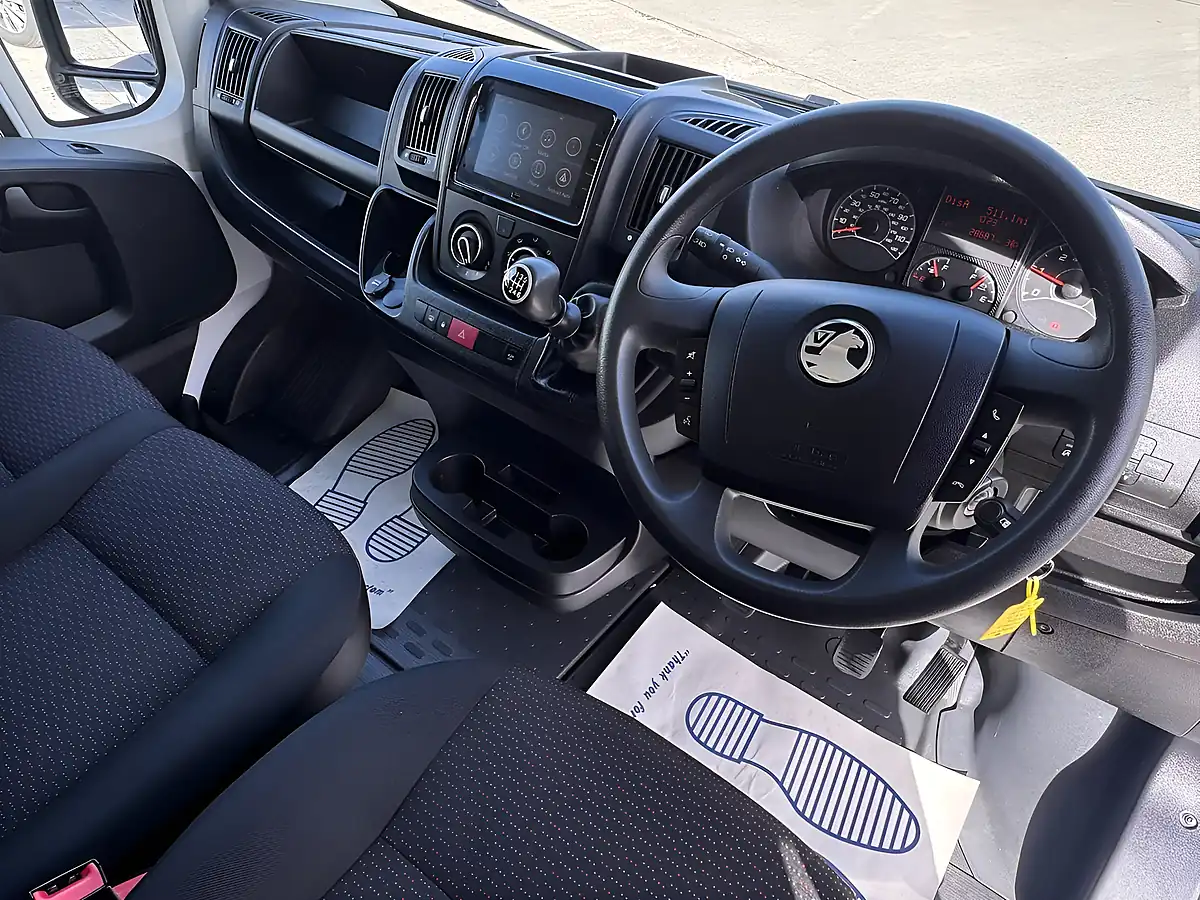 Used 2024 Vauxhall Movano Prime White - Interior and Exterior details 10