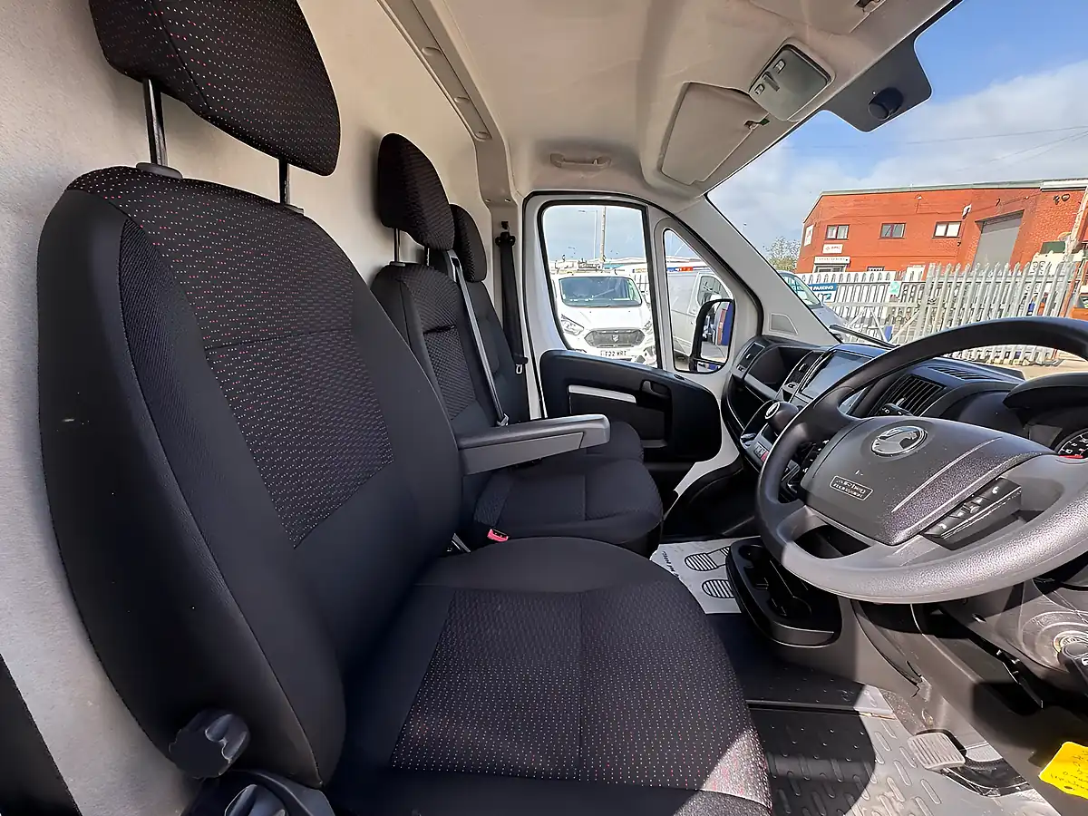 Used 2024 Vauxhall Movano Prime White - Interior and Exterior details 11