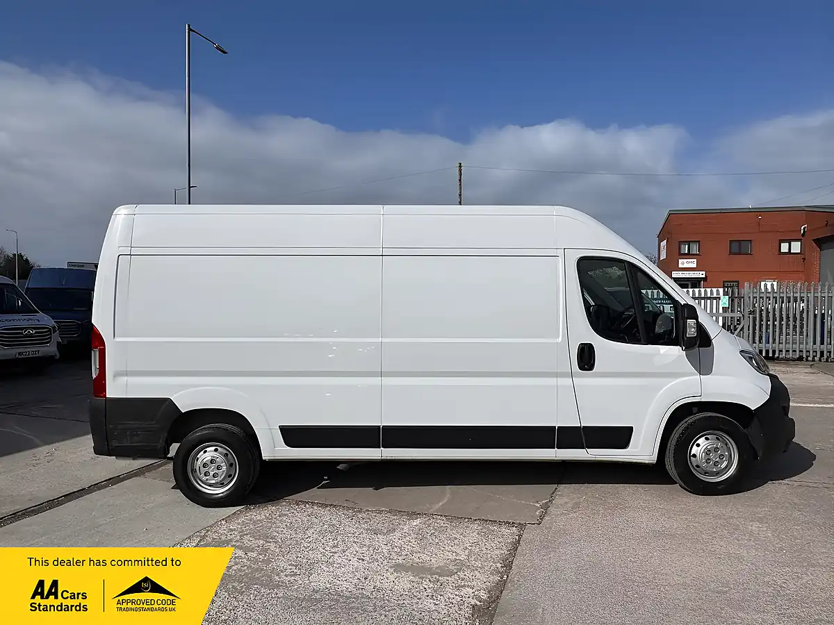 Used 2024 Vauxhall Movano Prime White - Interior and Exterior details 7