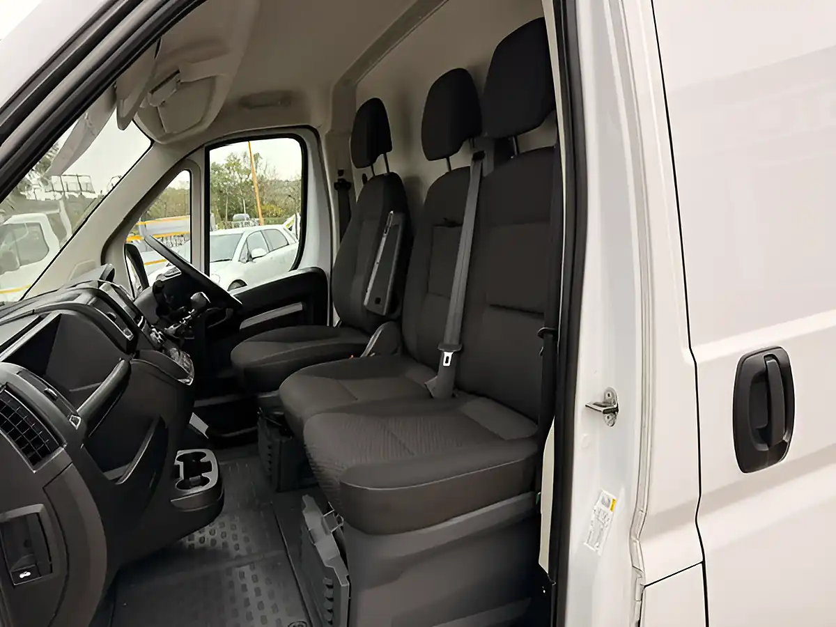Used 2024 Vauxhall Movano Prime White - Interior and Exterior details 13