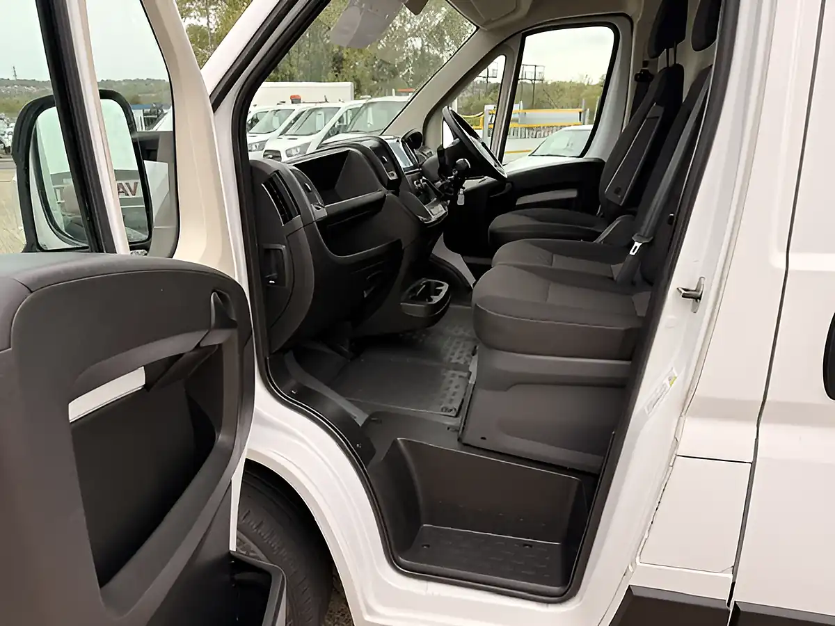 Used 2024 Vauxhall Movano Prime White - Interior and Exterior details 14